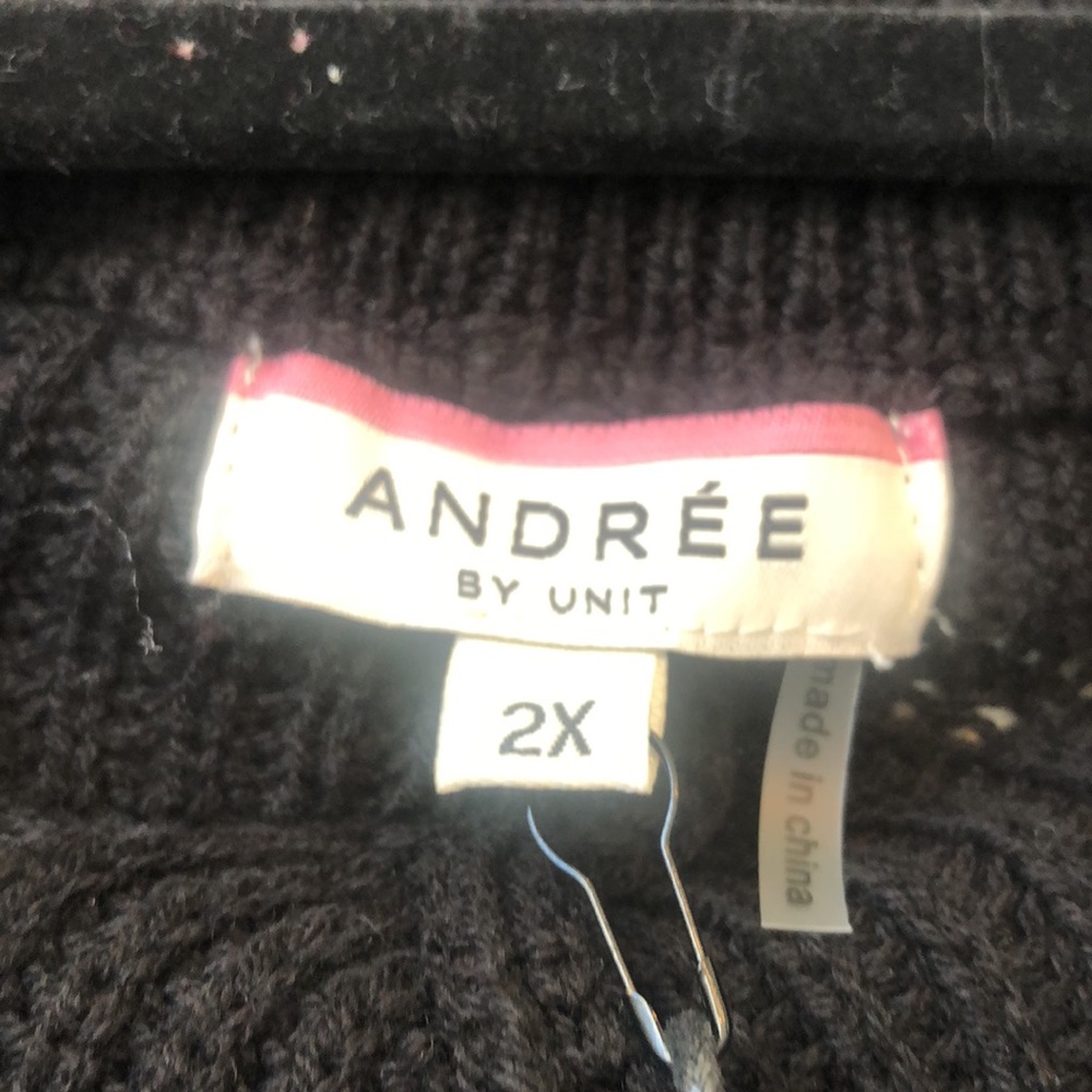 Sweater - Picture 4 of 4